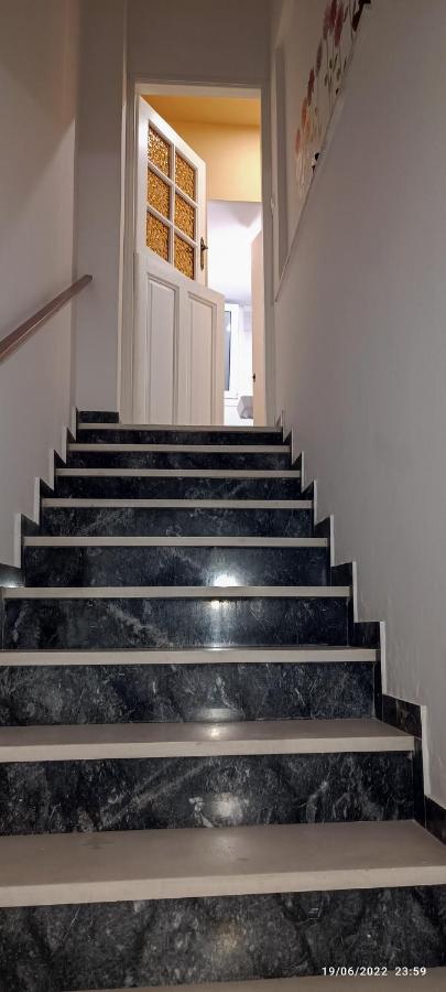 Lefterakis Place Aegina Exterior photo